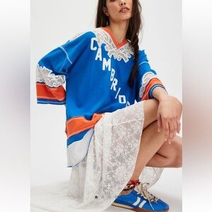 NWOT We the free Stanley tee. Oversized S.